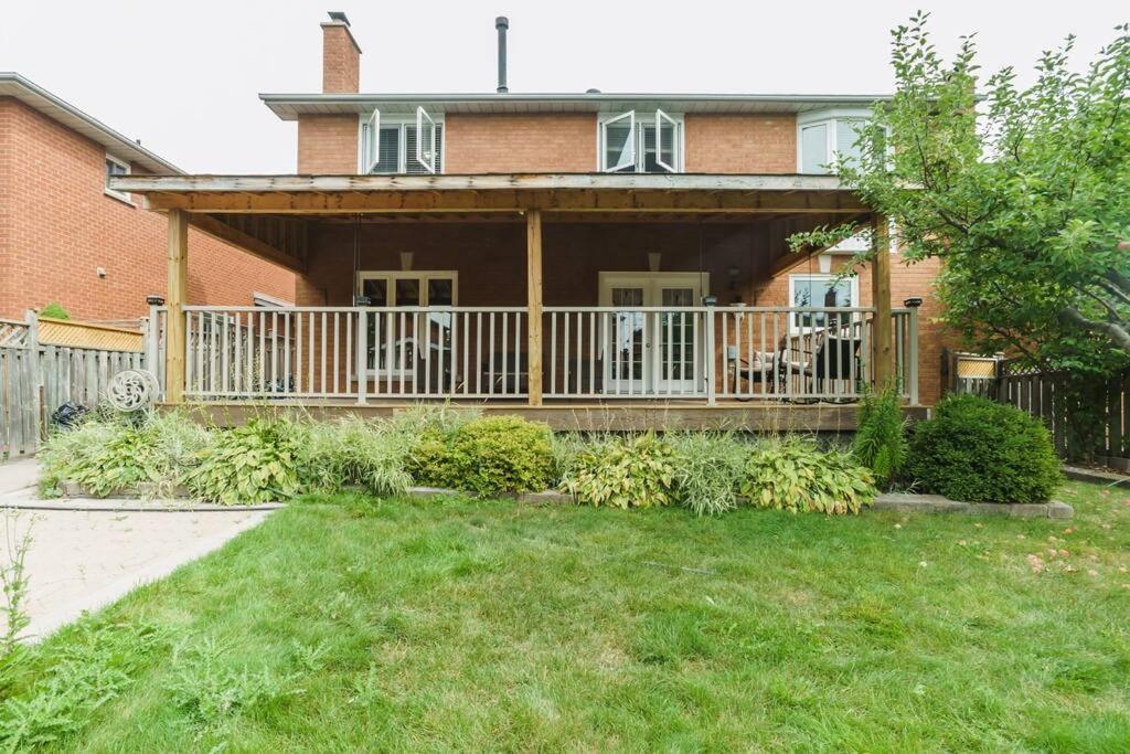 Beautiful Home 4 Bed, 3 Bath, Garage, Backyard! Μισισάουγκα Εξωτερικό φωτογραφία