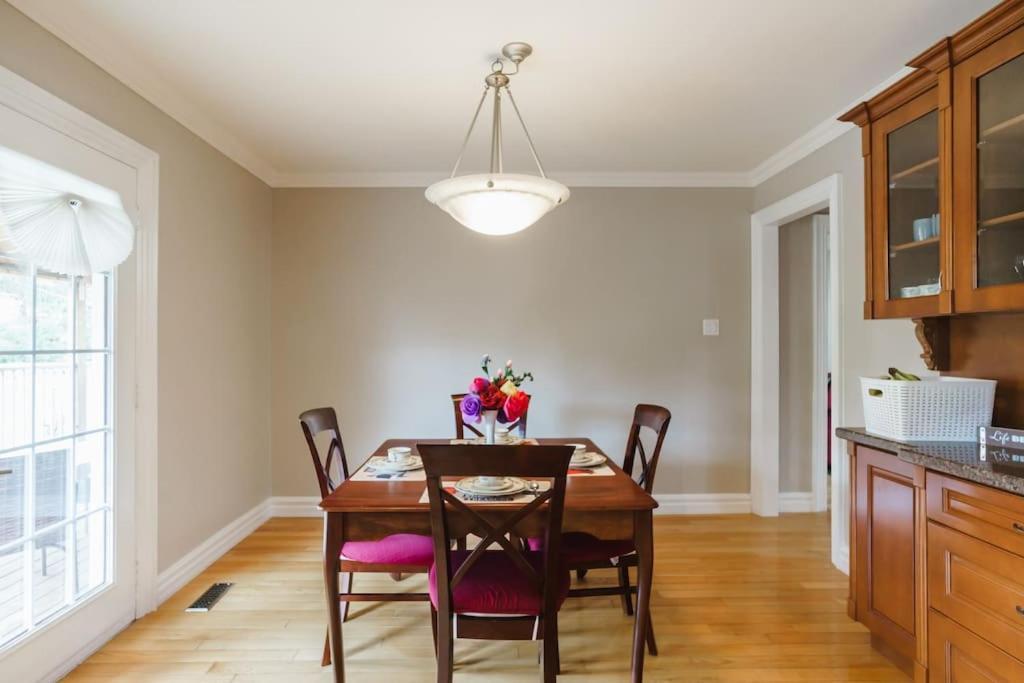 Beautiful Home 4 Bed, 3 Bath, Garage, Backyard! Μισισάουγκα Εξωτερικό φωτογραφία