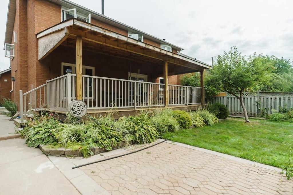 Beautiful Home 4 Bed, 3 Bath, Garage, Backyard! Μισισάουγκα Εξωτερικό φωτογραφία